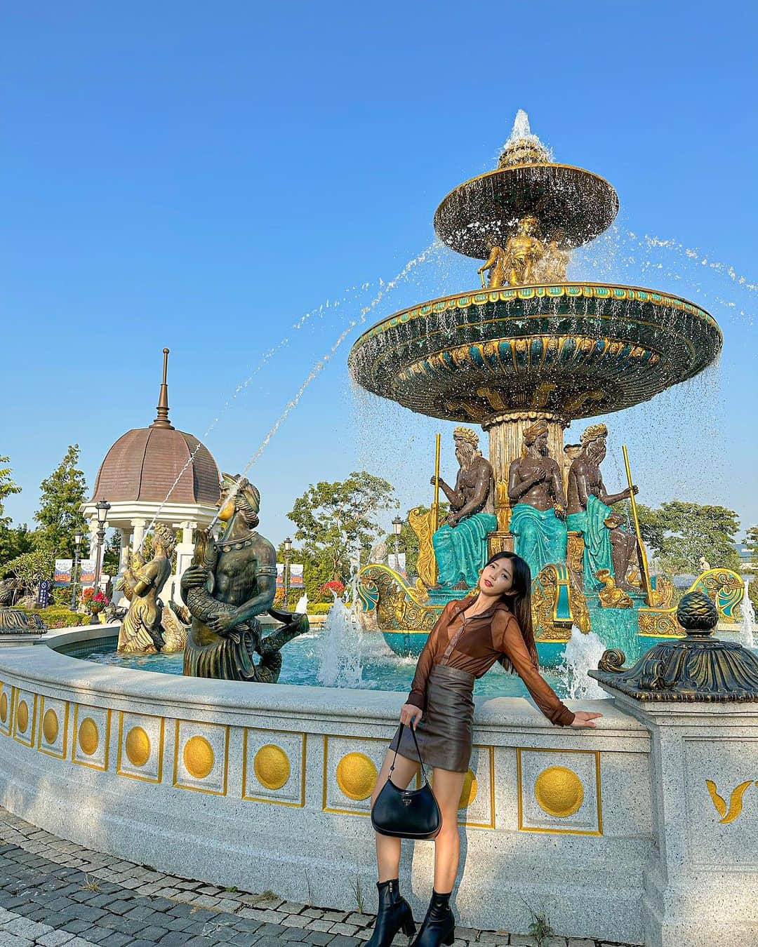 めいさんのインスタグラム写真 - (めいInstagram)「🇹🇼Taiwan 天気が寒くなったので、一緒にラブラブしよう ・ ・ 天氣變冷了 來熱戀一下 ・　 ・ ・ ・  —  #instapic#日本#嘉義景點#寫真#portrait#사진#嘉義#台北#커피#ポートレート#japanesegirl#写真集#japan#佐登妮絲城堡#台湾#섹시#photo#写真部#フォロー#撮影#model#view#台灣#tokyo#follow#portraitsedition」11月12日 19時34分 - meitienlin1125