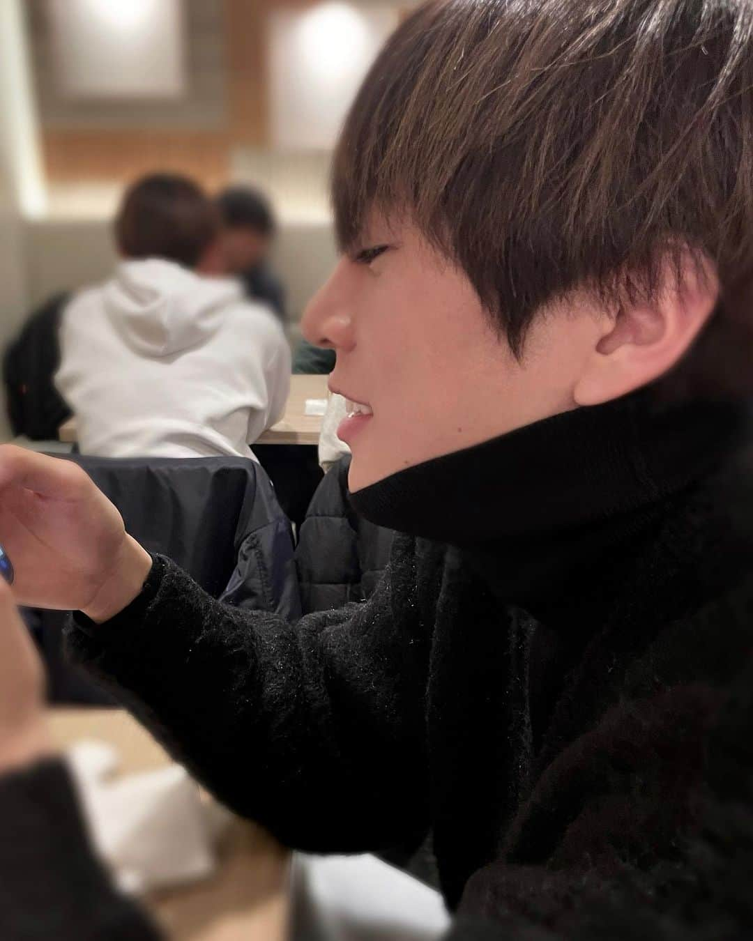 滝本海都さんのインスタグラム写真 - (滝本海都Instagram)「友達とご飯食べに行きました。 話がずっと続くのも良いけど、 無言の時間が気まずくないのが最高です。」11月12日 19時35分 - hiro.10_tm