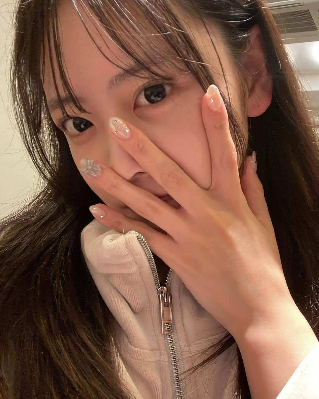 櫻井優衣のインスタグラム：「new nail ♡」