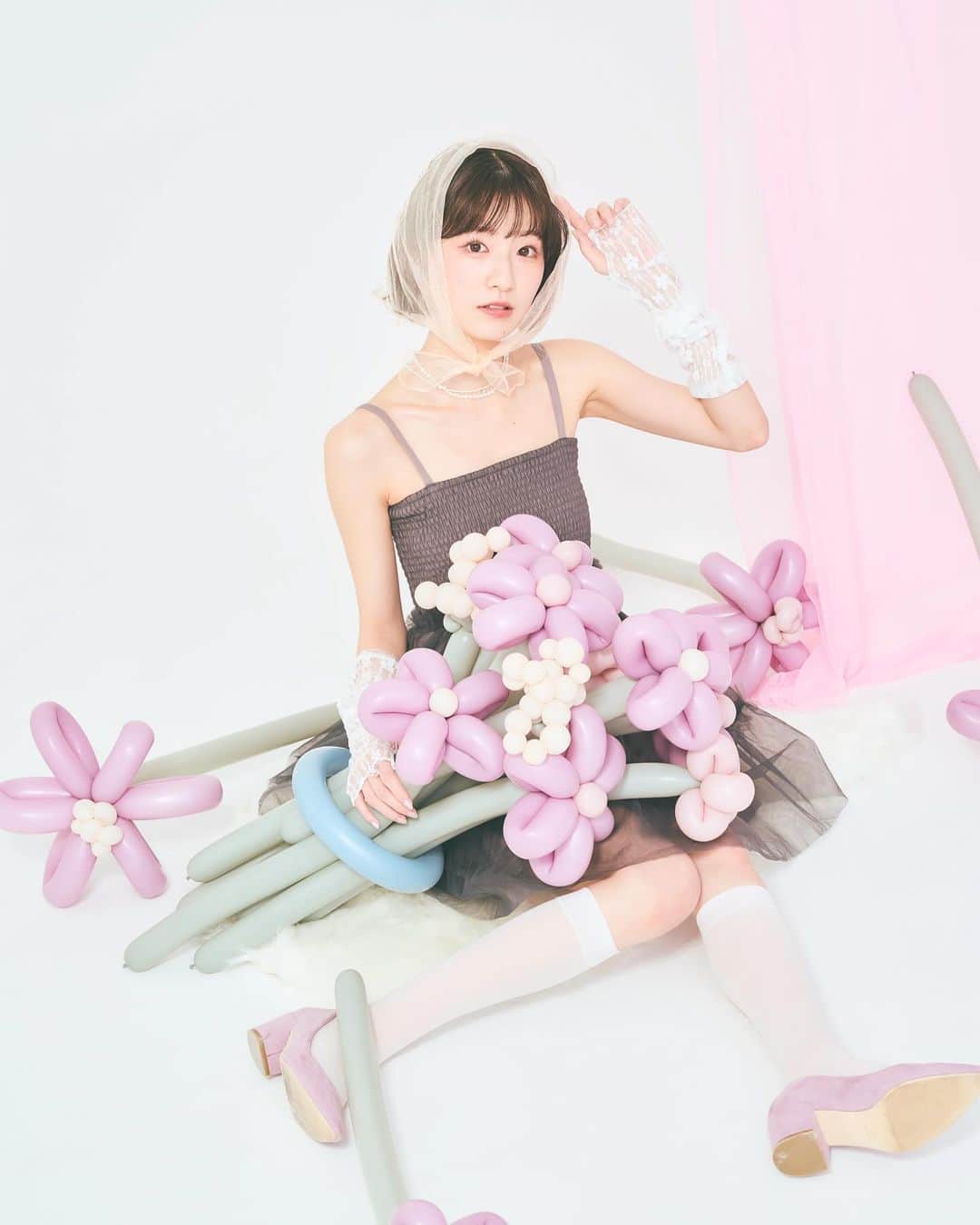 糸原美波のインスタグラム：「👶🏻🎀  model: @minami_itohara @yura_someno  direction/set design : @i.am.yuki.yade_setdesign  camera: @apo9071  hair make （minami itohara ）: @megumo_hairmake  （yura someno）: @honoka__makeup  stylist: @miyukitoma20  balloon: @momogootie」