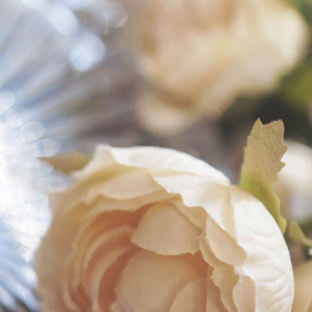 PrimaScherrerのインスタグラム：「フラワー パール ブローチ 品番:psc985-0804  price...¥2,640(tax in) size...ブローチ color...ゴールド  .｡.:*:.｡.購入方法.｡.:*:.｡.  画像をtapで商品ページにとべます♡  @primascherrer ▲TOPにあるリンクから▲ オンラインブティックへ SHOP @joint_space  *****  商品についてのお問い合わせは DMもしくは最新投稿へコメントくださいませ♡  director…@yoshiko_izumi　163cm @js_staffcode でも受け付けています♪ スタッフコーデも発信中♡  #プリマシェレル #primascherrer  #フラワー#パール#ブローチ#プチプラ#大人可愛い #アラサーコーデ#アラフォーコーデ#アラフィフコーデ#アクセサリー」