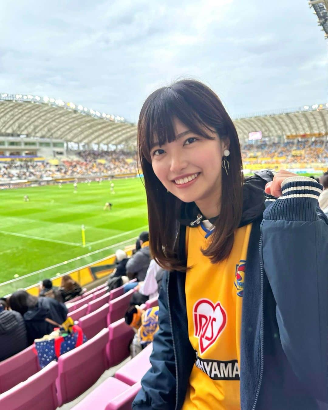 内田有香さんのインスタグラム写真 - (内田有香Instagram)「J2最終節　 ベガルタ仙台vsFC町田ゼルビア⚽️ 今日は仕事がお休みで最終戦へ🔥  ニュース番組の気象予報士・熊谷琴葉ちゃんと一緒に応援しました📣  #ベガルタ仙台　#FC町田ゼルビア  #サッカー観戦 #スポーツ女子　#jリーグ」11月12日 19時45分 - yuuka_uchida_