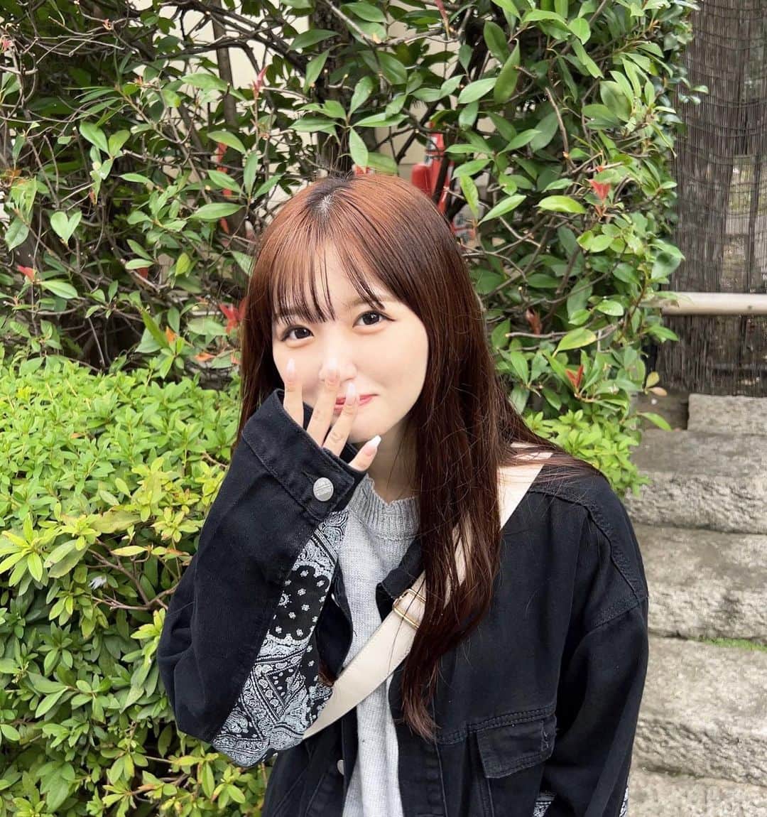 まあれのインスタグラム：「浅草何回行っても楽しいし美味しいの沢山ある〜🤍 実はこの中ノースリーブ✌🏻 ⁡ ⁡ ⁡ ⁡ ⁡ ⁡  #浅草  #デニムコーデ  #デニムジャケット」