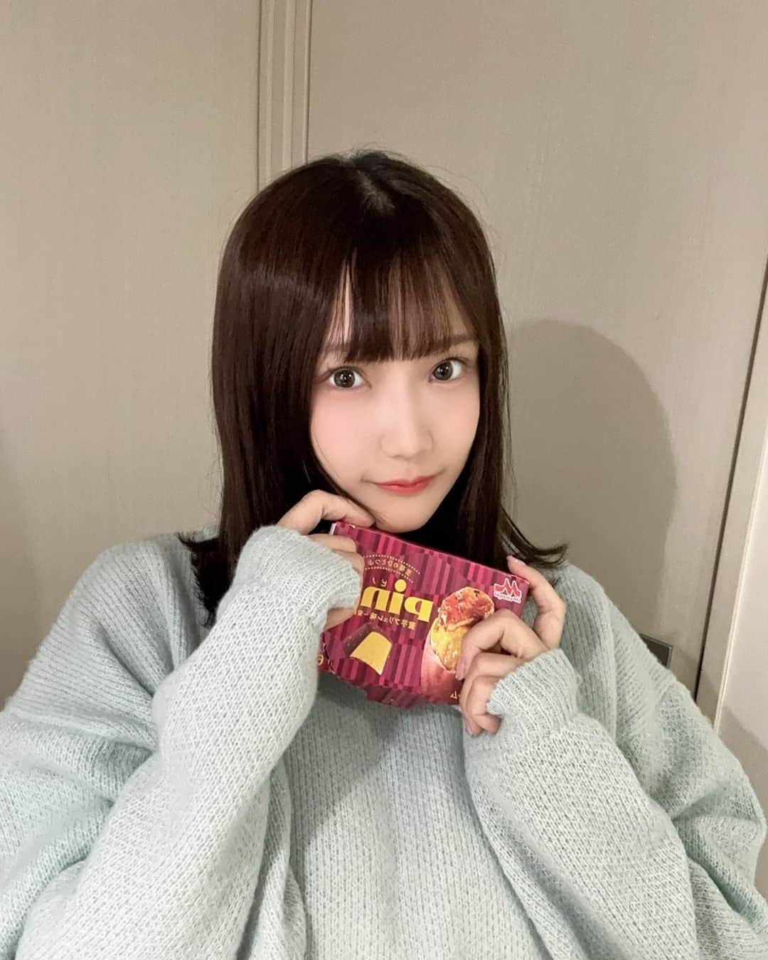 のインスタグラム：「今日は寒いねえ、風邪引かないでね🤧」