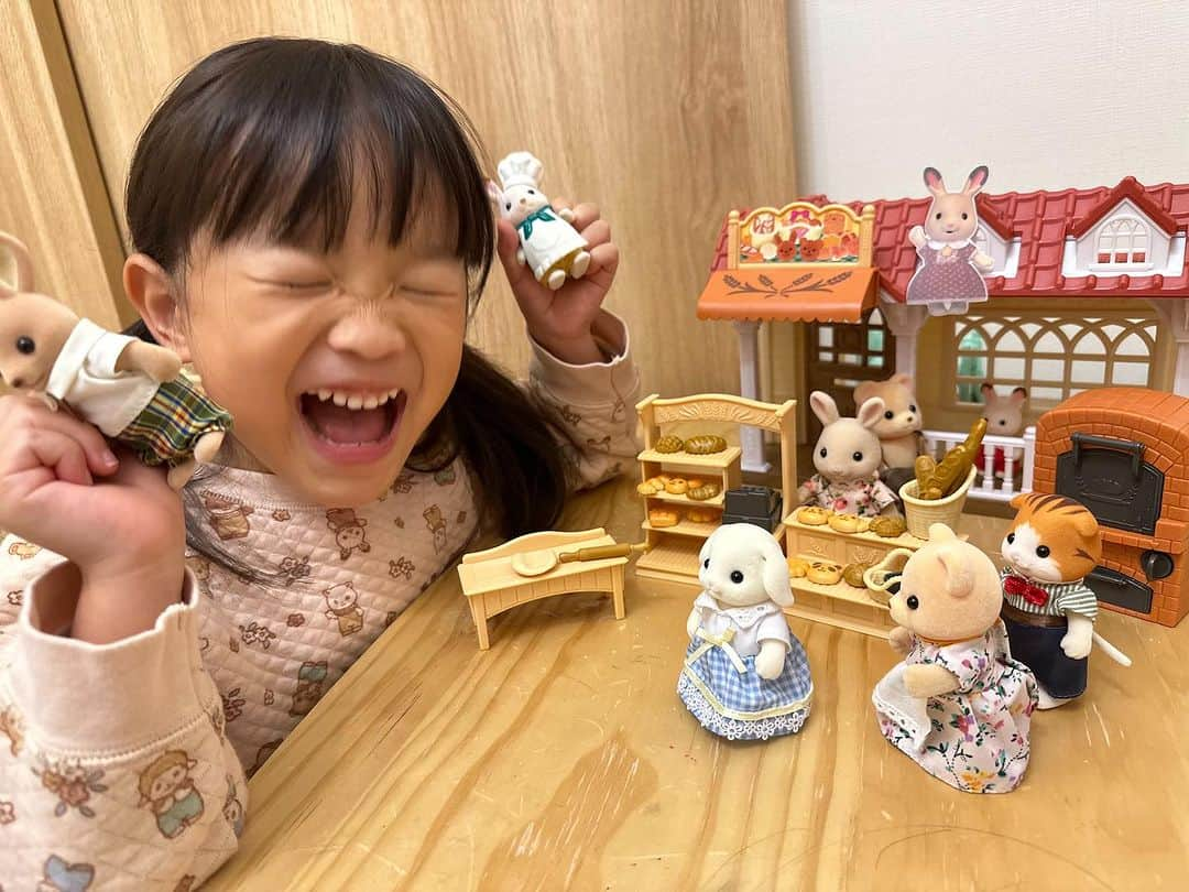 村方乃々佳のインスタグラム：「明日はいよいよ🐰映画シルバニアファミリーの舞台挨拶✨ のんちゃんは今から明日になるのを楽しみにしています♪  #村方乃々佳 #ののちゃん #ののかちゃん #ののちゃんねる #nonokamurakata #노노카 #NONOCHAN #シルバニアファミリー  #劇場版シルバニアファミリー」