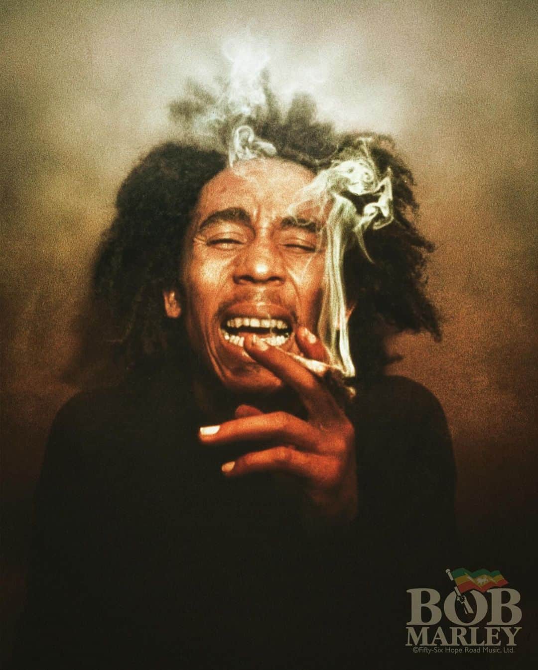 ボブ・マーリーのインスタグラム：「“Smoking herb is freedom. If you want to be free, just smoke herb.” “How does it give you freedom?” “Try it.” #bobmarley  📷 by #DennisMorris ©️ Fifty-Six Hope Road Music Ltd.」