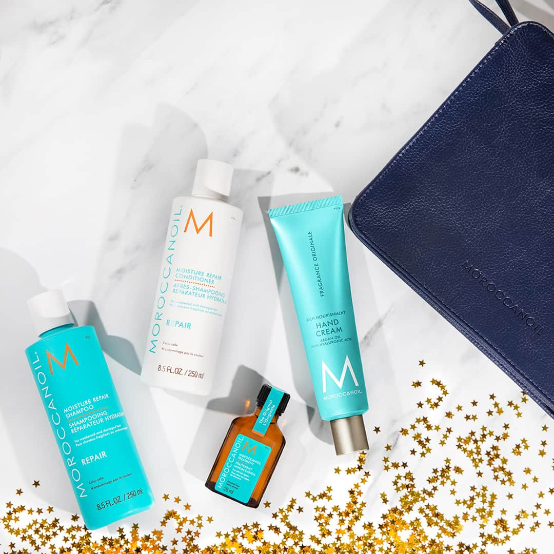 Moroccanoilのインスタグラム：「Unwrap a new repair routine 💪 with this limited-edition holiday gift set. Includes our best-selling Moisture Repair Shampoo & Conditioner, a mini Moroccanoil Treatment, and FREE Hand Cream Fragrance Originale!」