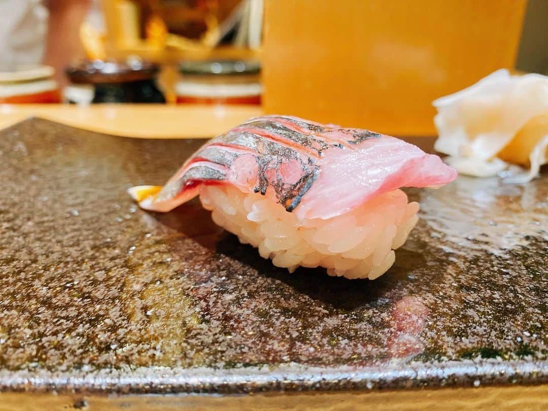 AD久保田（久保田樹里）さんのインスタグラム写真 - (AD久保田（久保田樹里）Instagram)「2023.11.12 BE:FIRSTアリーナツアー サンドーム福井  今回のツアーは会場内写真アップ🤳 ライブ内容ネタバレ禁止🈲らしいので  【感想】  期待していたライブの想像をはるかに超えてきて エグかった。  Mainstreamの歌詞が全て。  ビーファが最先端を体現中の模様。  普通のアリーナツアーじゃないから笑笑www  （推しの戯言） J🐢から🫶貰えた。笑 浜しょーのJBOY覚えてて良かった笑  竜平さん🐉超至近距離。  付近に目線と手を振ってくれたけど 近すぎるから目が合わないのもわかる。笑 悲しみ💔  我、認知されず。  サンドームの音響確認。笑 人の声が聞こえるなぁ🫶 瞬発力の推しの名前は埋もれる❌ 男性の声目立つなー😭  ほいけんたが頭にぐるぐるしだして 鬼連チャン脳内。  推しとしてマナーを守ってよきタイミングで ロング竜平コール🫶 体感20-30秒。笑笑 喉カラカラ？ガラガラ？笑  センターステージから、聞こえてるよw笑笑 声認知ありがとうございます竜平さん。  最高越えたライブでした。 ありがとう！ってめちゃ会場から聴こえた 暖かいツアー✈️1回目。  北陸、大雨、極寒。 帰りお寿司🍣食べて元気取り戻す作戦。」11月13日 6時30分 - juri591220