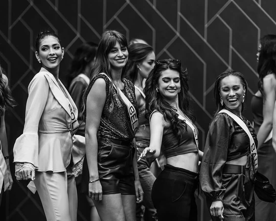 イリス・ミトゥネールのインスタグラム：「Rehearsals BTS 📸  #missuniverse #72missuniverse #72ndmissuniverse #rehearsals」