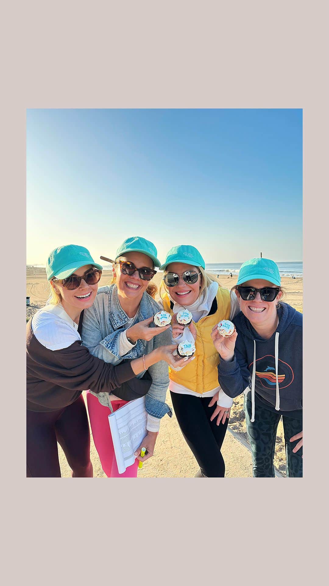 ブリアンナ・ブラウンのインスタグラム：「A HUGE THANK YOU to everyone who donated and showed up for my non-profit, The New Hollywood’s, fundraising walk, bright and early on October 14th! We’ve raised over $14K (and counting!) for The New Hollywood Accountability Program. ✨💫⭐️  A special thanks to @jandlcakes for our delicious and gorgeous TNH cupcakes, and to @getommagency for @alfredcoffee and all of our walk goodies (especially the SPF! ☀️)! You kept us fed, caffeinated, and sun-protected while we celebrated beachside and brought awareness to a crucial cause.  Because of everyone’s generosity and support, The New Hollywood is able to continue our work with @harvesthomela and formerly homeless moms to provide them the tools and community they need to THRIVE through monthly goal-setting, accountability, coaching, mentorship, grants, and prizes. Your donations will be used for books, supplies, speakers, and more, as well as allowing us to expand our outreach to help more women and their families!  During uncertain times, we are deeply grateful for your support of The New Hollywood’s program during its pilot launch. It was a success because of you!  And for those who would still like to donate - The New Hollywood’s PledgeStar donation page will stay LIVE and accessible for further donations!  Rise Higher. Shine Brighter. Give Back. 🤍  TheNewHollywood.org/Donate HarvestHomeLA.org」
