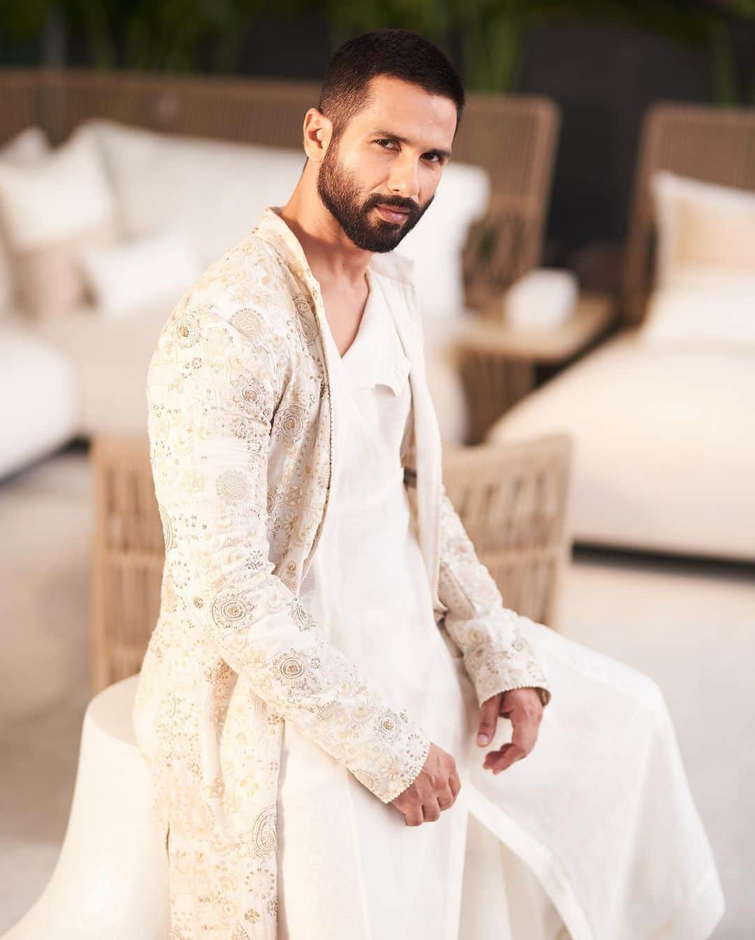 シャーヒド・カプールさんのインスタグラム写真 - (シャーヒド・カプールInstagram)「HAPPY DIWALI 🪔」11月12日 22時25分 - shahidkapoor