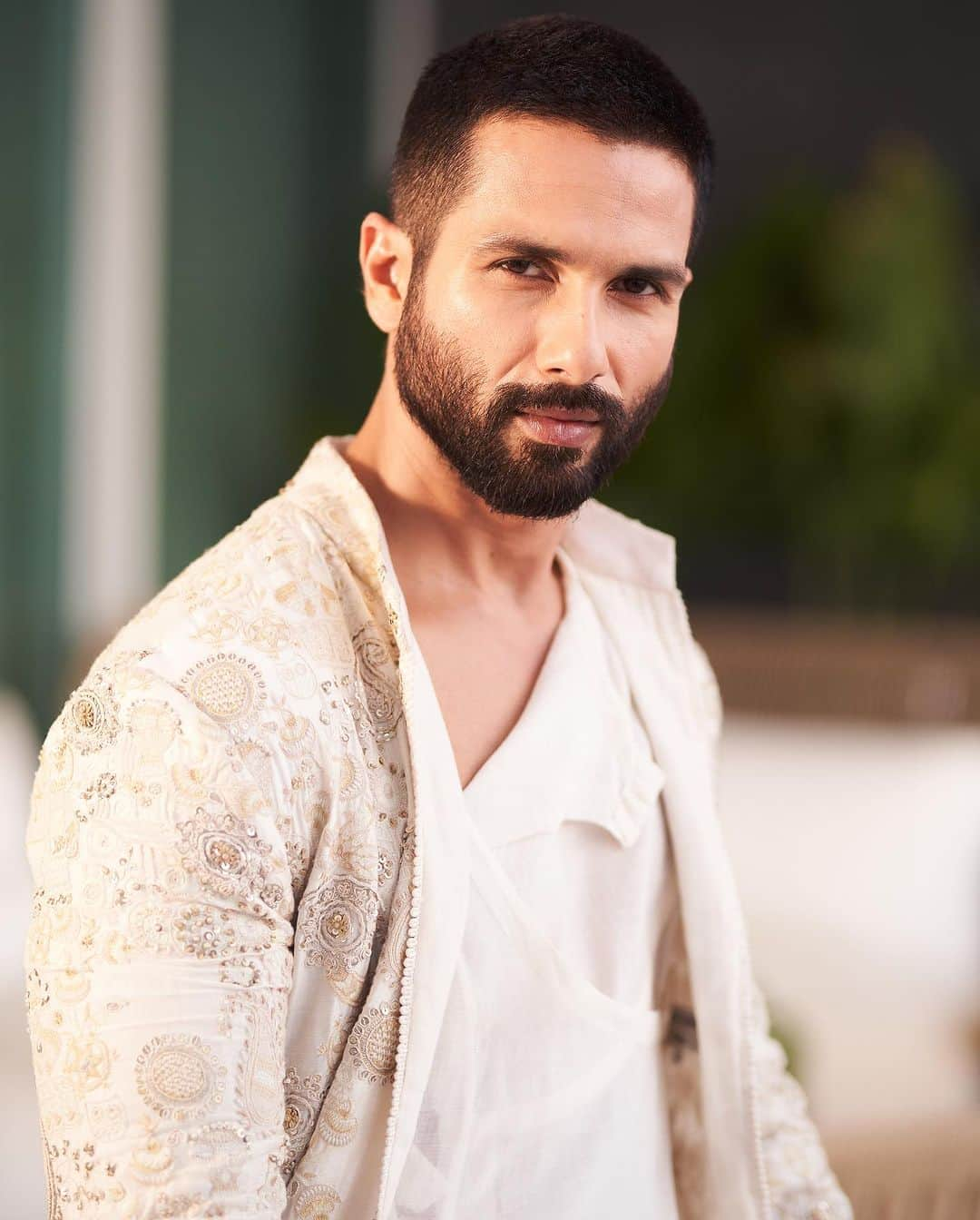 シャーヒド・カプールさんのインスタグラム写真 - (シャーヒド・カプールInstagram)「HAPPY DIWALI 🪔」11月12日 22時25分 - shahidkapoor