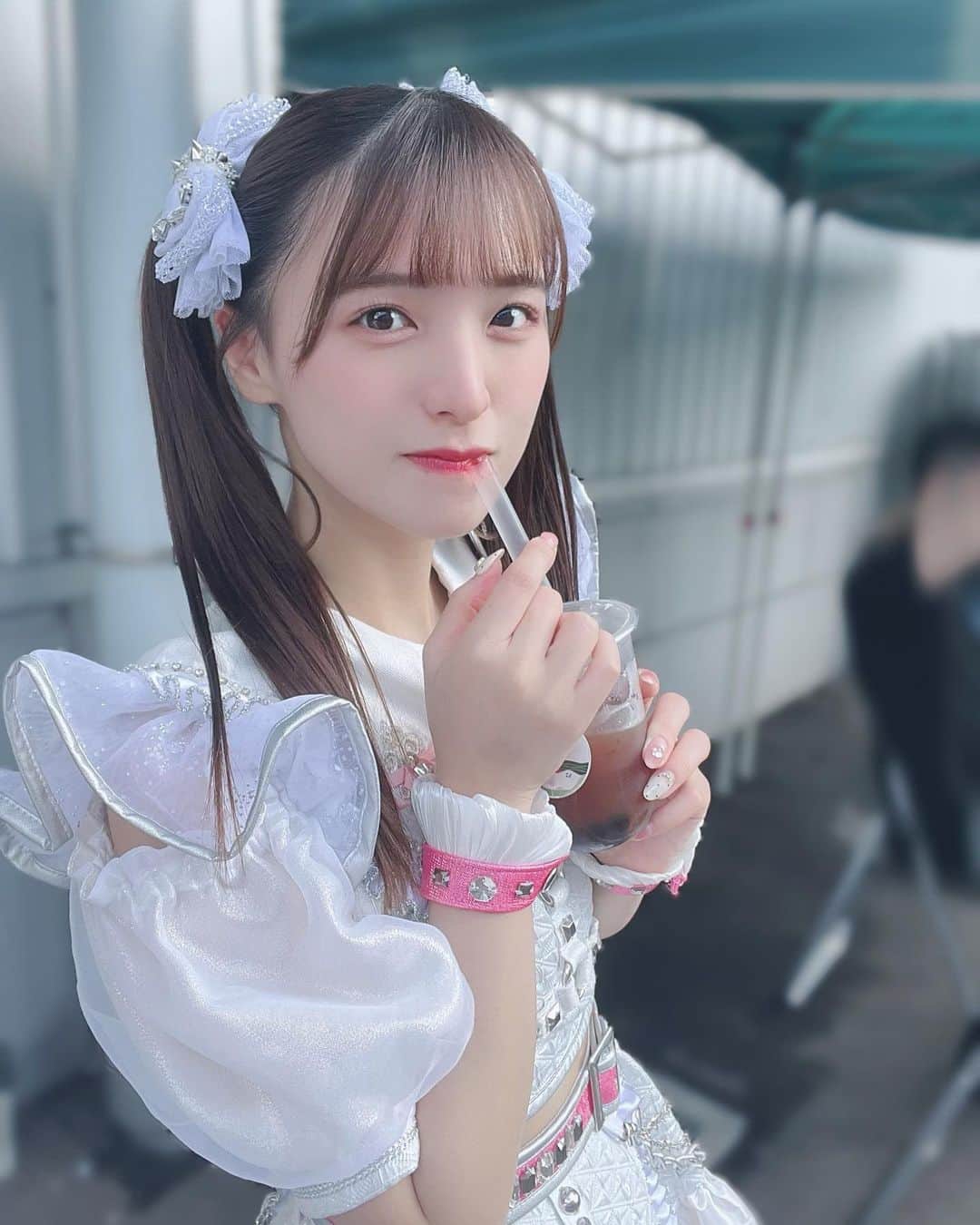 茉城奈那のインスタグラム：「マシロツインテール👶🏻 ⁡ これは、初めて行ったお店のタピオカが美味しくて2杯飲んだ日！ ⁡ ⁡ ⁡ ⁡ #アイドル #地下アイドル #idol #ınstagood #ヘアアレンジ #ツインテール #ツインテールアレンジ #ピンクブラウン #ブラウンカラー #グレージュ #アイドル衣装」
