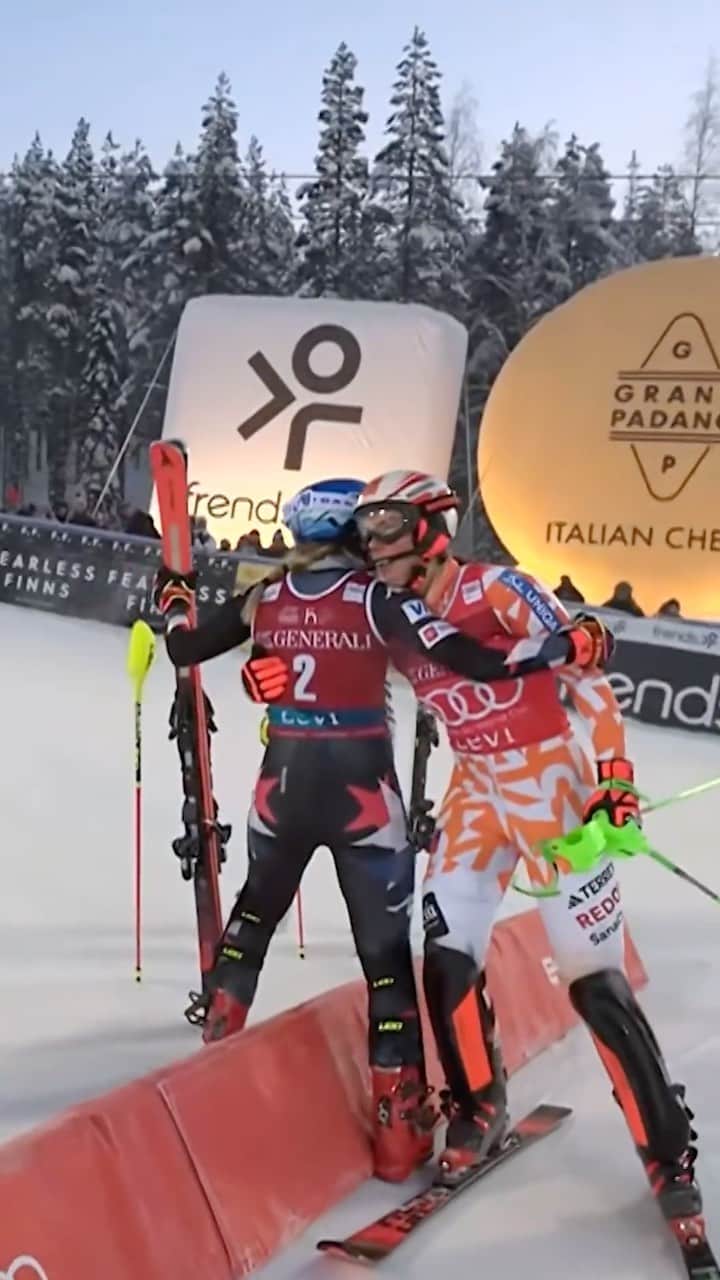 ミカエラ・シフリンのインスタグラム：「⛷️ A legendary moment at Levi! @mikaelashiffrin captures her 7th reindeer, becoming the most victorious athlete here! 👑🦌  #fisalpine #ski #wintersport」