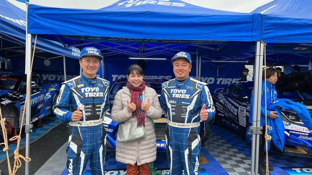 竹岡圭さんのインスタグラム写真 - (竹岡圭Instagram)「モーターファンフェスタinお台場⭐️D1GP TOKYO DRIFT👍 TEAM TOYO TIRES DRIFTはもうお祭り騒ぎ💖お台場にバッチリ青が灯りました💙 表彰台はTOYO独占‼️でした〜💙  次はBAJA1000の能戸知徳選手、そしてダカールラリーの三浦昴選手💖  私も2024年のラリー頑張るぞ💪   #トーヨータイヤ #TOYOTIRES #D1GP #チームトーヨータイヤドリフト #toyotires #proxes #r888rd #teamtoyotiresjp #teamtoyotiresdrift  #川畑真人 #藤野秀之 #松山北斗 #松井有紀夫 #長井利樹 #d1gp #tmr #wisteria #白石美音 #逢坂真希 #puma #ktc #artfactory #kanto #エスアンドカンパニー #木下隆之 #能戸知徳 #三浦昴 #玉城詩菜 #竹岡圭」11月12日 22時17分 - kei_takeoka