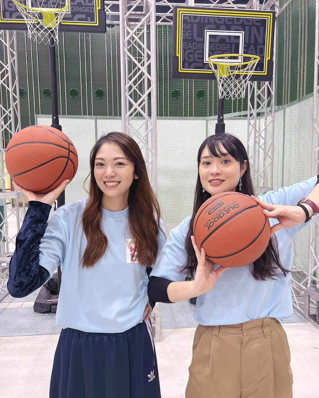 佐藤綾子のインスタグラム：「トコハピカーニバル🎡 ご来場くださった皆さんも テレビで中継を見てくださった皆さんも ありがとうございました〜！ ⁡ 私はスポ魂チャレンジ🏀フリースローの実況や アナウンサー体験のブースにいましたが🎤 たくさんの子どもたちや お兄さんお姉さんたちと直接お話しできて とっっっても楽しかったです！！ 普段テレビの前に皆さんがいることを 忘れずに、お仕事頑張っていきたいと 思いを新たにすることができました☺️ いろんな体験をして楽しんでもらえたら 私たちも何よりです！！ ⁡ 「いつも見てるよ〜！」などのうれしい声や、 体験したあとの笑顔、 思いのこもったファンレターまでいただいて、 皆さんを楽しませるつもりが 私の方がハッピーをたくさんもらいました💐 これからもnccを宜しくお願いします！ ⁡ #トコハピカーニバル #出島メッセ長崎 #スーパーJチャンネル長崎 #Jチャン長崎 #ncc #長崎文化放送 #アナウンサー」