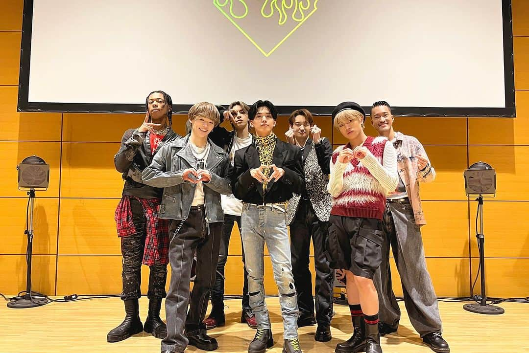 PSYCHIC FEVERさんのインスタグラム写真 - (PSYCHIC FEVERInstagram)「. PSYCHIC FEVER OFFICIAL FAN CLUB EVENT 2023 ～Love ForEVER～  🗓️2023.11.12  東京公演が終了しました！  たくさん盛り上がってくださったForEVER💚 ありがとうございます✨  15日の愛知公演も、たくさん楽しみましょう❤️‍🔥  #PSYCHICFEVER #ForEVER #LoveForEVER」11月12日 22時23分 - psyfe_official