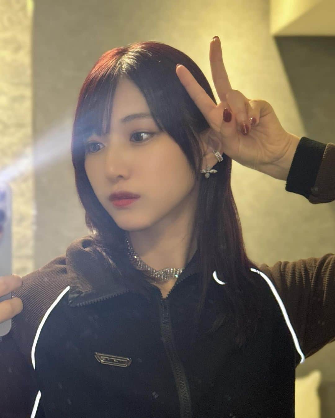 蟹沢萌子さんのインスタグラム写真 - (蟹沢萌子Instagram)「🪶 前髪分けました〜どうかな?  おまけのパッツンリボン⑅ ⑅」11月12日 22時23分 - kanisawa_moeko_