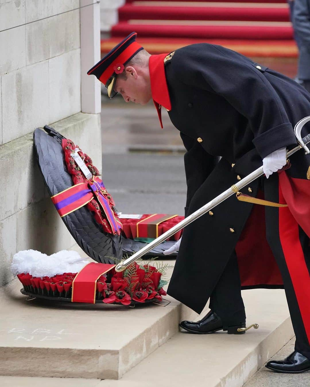 ウィリアム（ケンブリッジ公）のインスタグラム：「Remembering those who served this country today, and every day. Lest we forget.」