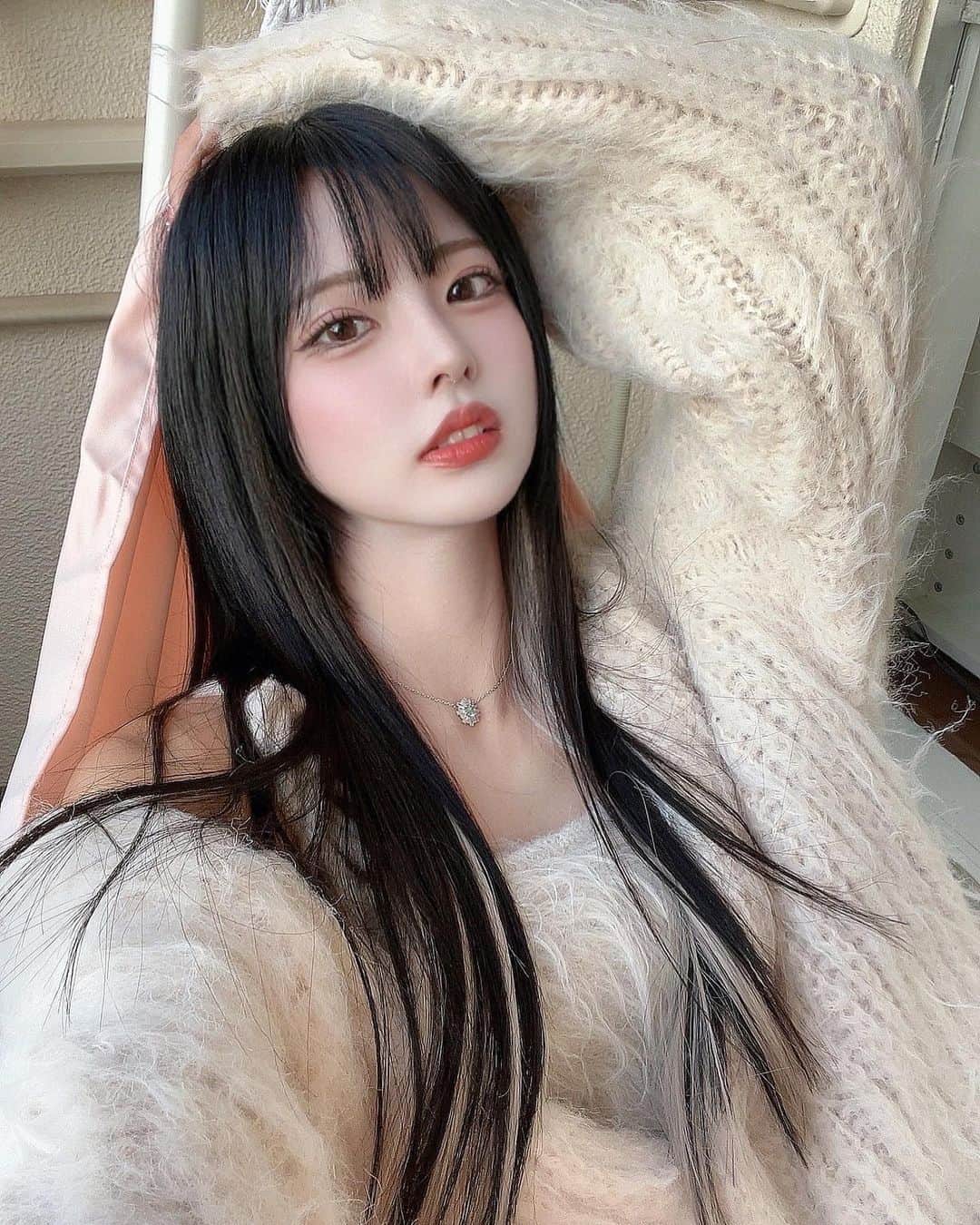 ごみちゃんのインスタグラム：「癒しタイムのハンモック꜀( ꜆ᐢ. ̫.ᐢ)꜆」