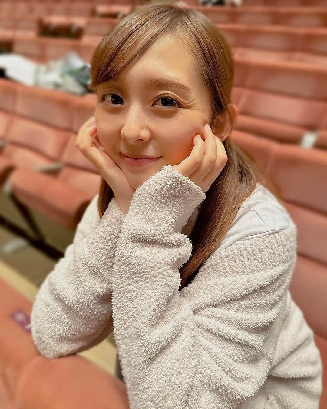 かとう唯のインスタグラム：「やっぱり舞台がすき。  #ミュージカル #ミュージカル女優 #三重県出身 #ローカルスーパースターズ #ロキャスタ #ライフイズダービー #東員町 #ウマ🐎くいきますように✨✨ #舞台稽古」