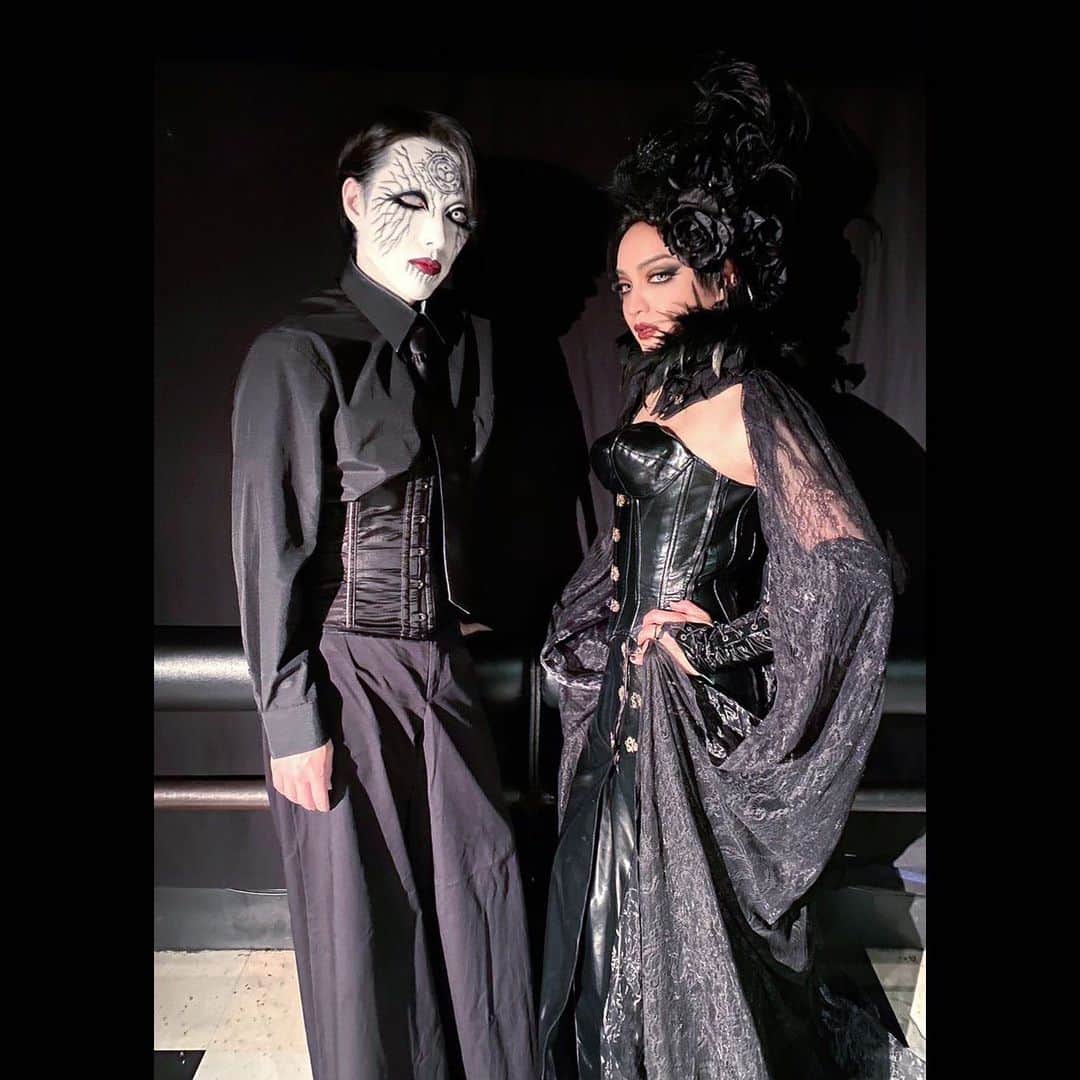 Kayaのインスタグラム：「Schwarz Stein LIVE TOUR 2023 『アンドロギュノスは電気羊の夢を見るか？』東京公演  皆様ありがとうございました。 また次の夢で。  来週は名古屋！ schwarz-stein.jp/live/  Live photo:Reiko Arakawa(zoisite)  #Kaya #Hora #SchwarzStein」