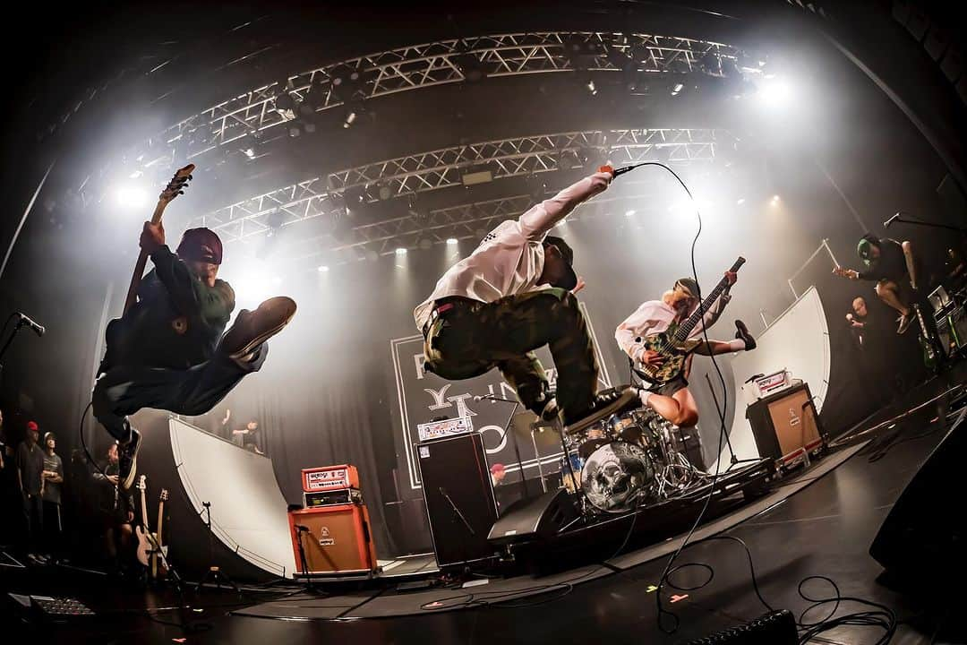 SHADOWSのインスタグラム：「ROLL IN ROCK Vol.6 GORILLA HALL OSAKAありがとうございました！  次は11/19(日)渋谷CYCLONE  FIRE ON FIRE企画！  📸@Takashi_Konuma」