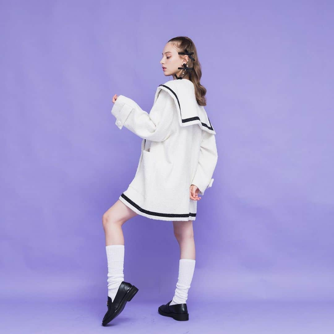 lilLillyさんのインスタグラム写真 - (lilLillyInstagram)「New Arrival  ツイードラメセーラーコート color WHITE/BLACK  #lilLilly #lilLillytokyo #lilLillyshinjuku」11月12日 22時31分 - lillilly_official