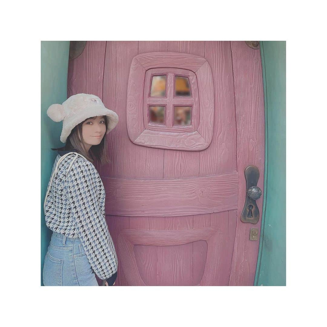 小泉里紗のインスタグラム：「#🐭🏰   #時差投稿」