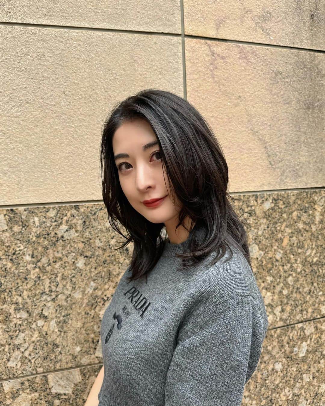 繭のインスタグラム：「ㅤㅤㅤ ㅤㅤㅤ 今回も安定の @cxcxrx_seki カット💇🏻‍♀️ ヘアショー楽しみ😍😍 ㅤㅤㅤ #hairstyles #shima #shimaaoyama #followme #followmejp #followjp」
