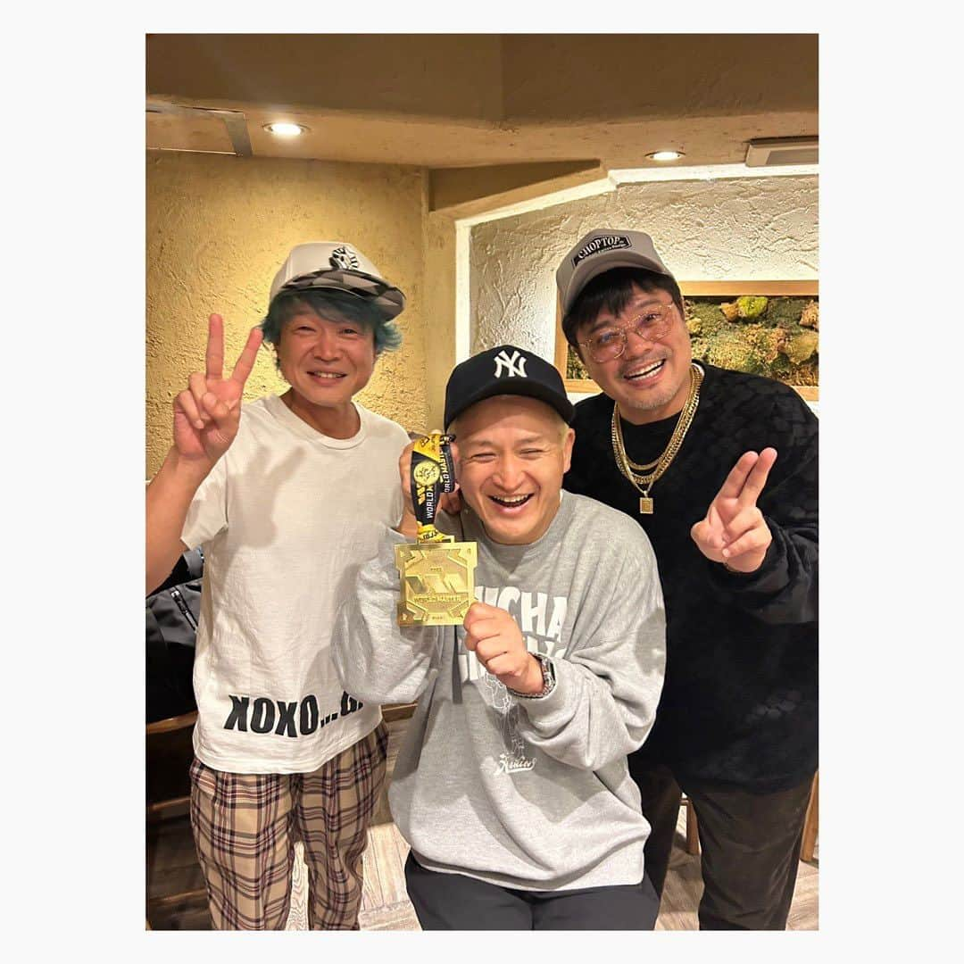 佐田正樹さんのインスタグラム写真 - (佐田正樹Instagram)「福ちゃん、ワールドマスター柔術選手権2023優勝おめでとう会。  同期で集まりましたとさ。  久々に会う同期も元気で最高でした。  みんなおもろかった。  またお祝いで集まりましょう‼︎  あっ、お菊だけは一つ後輩😄」11月12日 22時39分 - satakisama