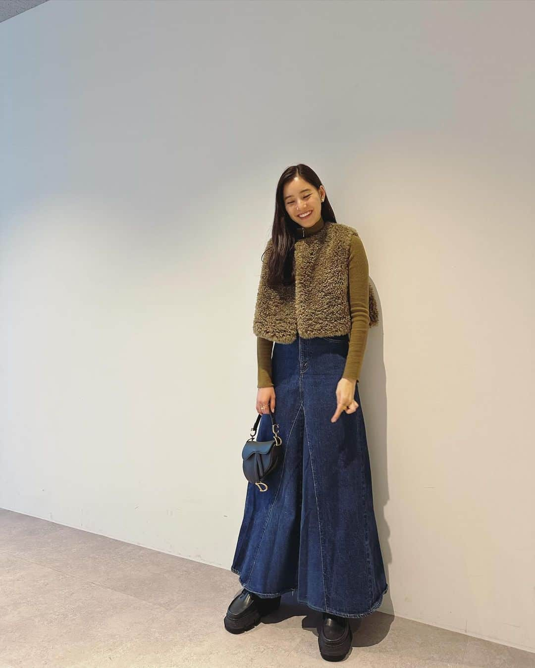 新木優子さんのインスタグラム写真 - (新木優子Instagram)「私服 jacket : @hyke_official  tops : @todayful_  denim skirt : @levis_japan  shoes : @sacaiofficial  bag : @dior   #fashion #ootd #knit #pr」11月12日 22時41分 - yuuuuukko_