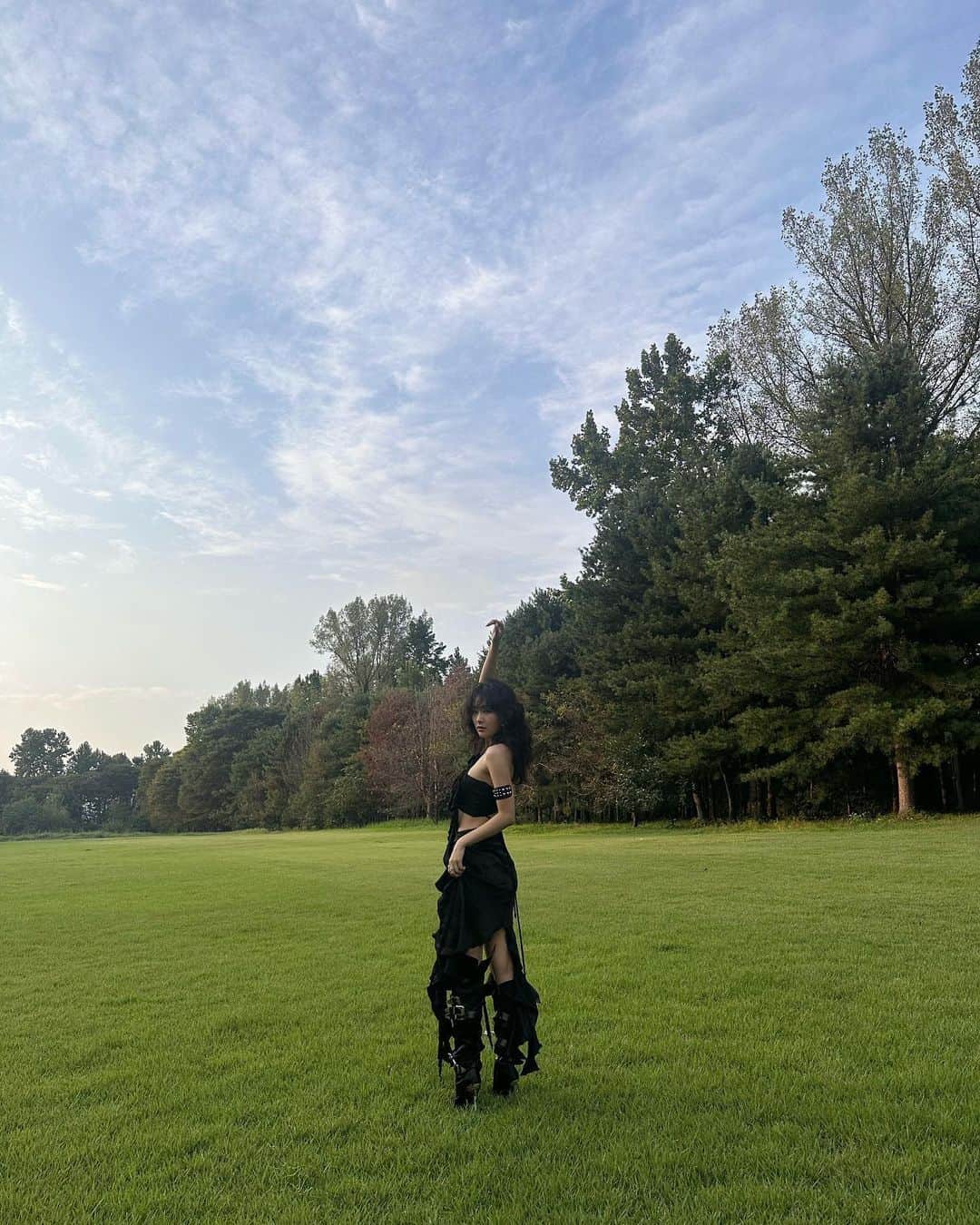 スルギさんのインスタグラム写真 - (スルギInstagram)「Chill kill 🏹🌙」11月12日 22時51分 - hi_sseulgi
