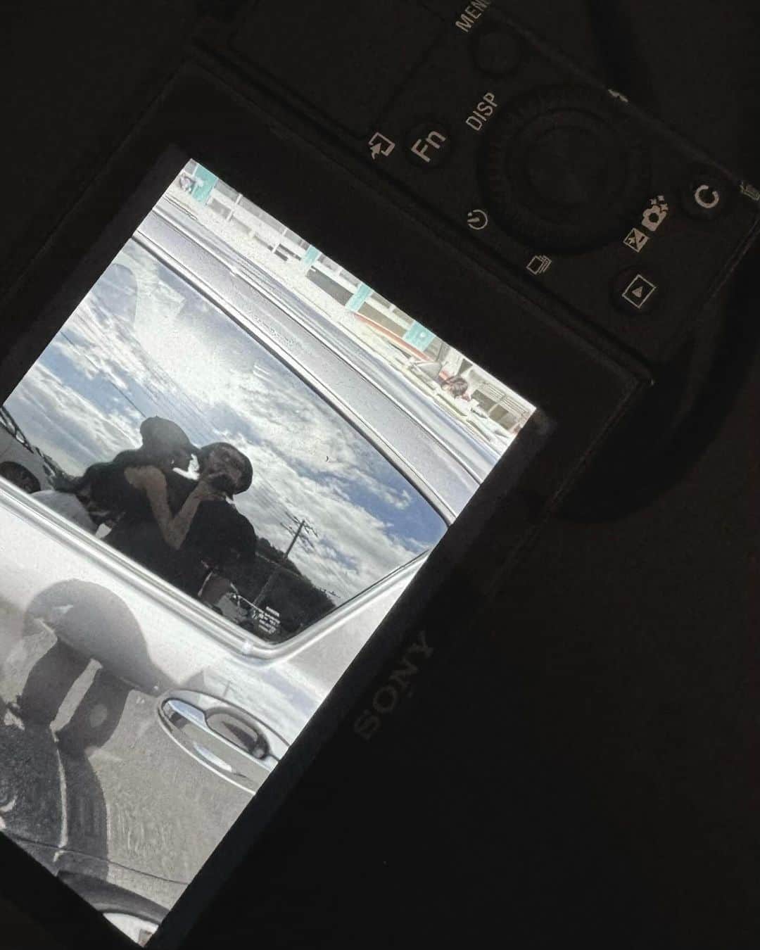絢さんのインスタグラム写真 - (絢Instagram)「7枚目はヤドカリの引越しを発見したところ🌴🌴🌴」11月12日 22時43分 - ____ayagram____