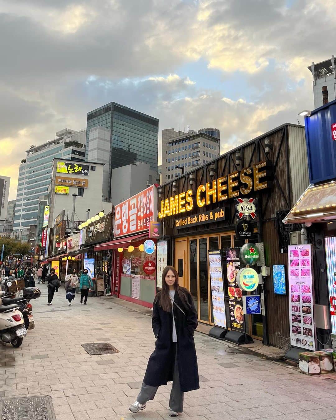 荒井レイラさんのインスタグラム写真 - (荒井レイラInstagram)「🚶‍♀️♪  #ソウル #ホンデ #弘大 #旅行」11月12日 22時46分 - reira_arai_off