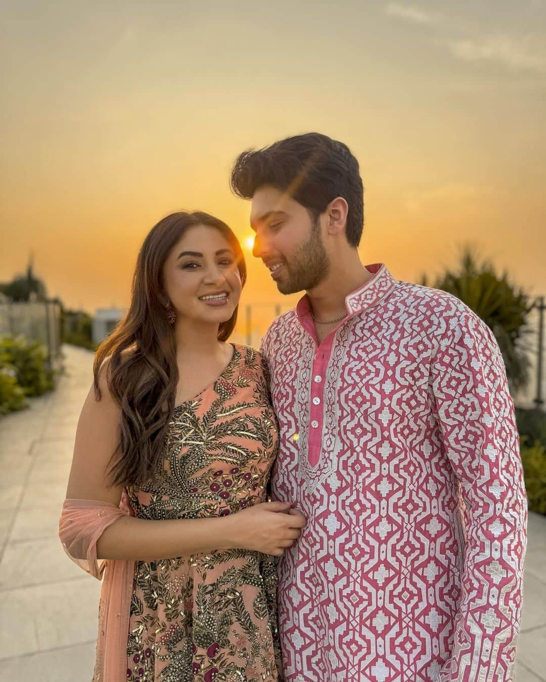 Aashna Shroffのインスタグラム：「Happy Diwali from us to youu 🪔🥰✨」