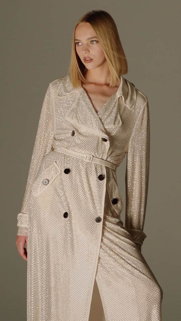 SELF PORTRAITのインスタグラム：「CREAM RHINESTONE TRENCH」