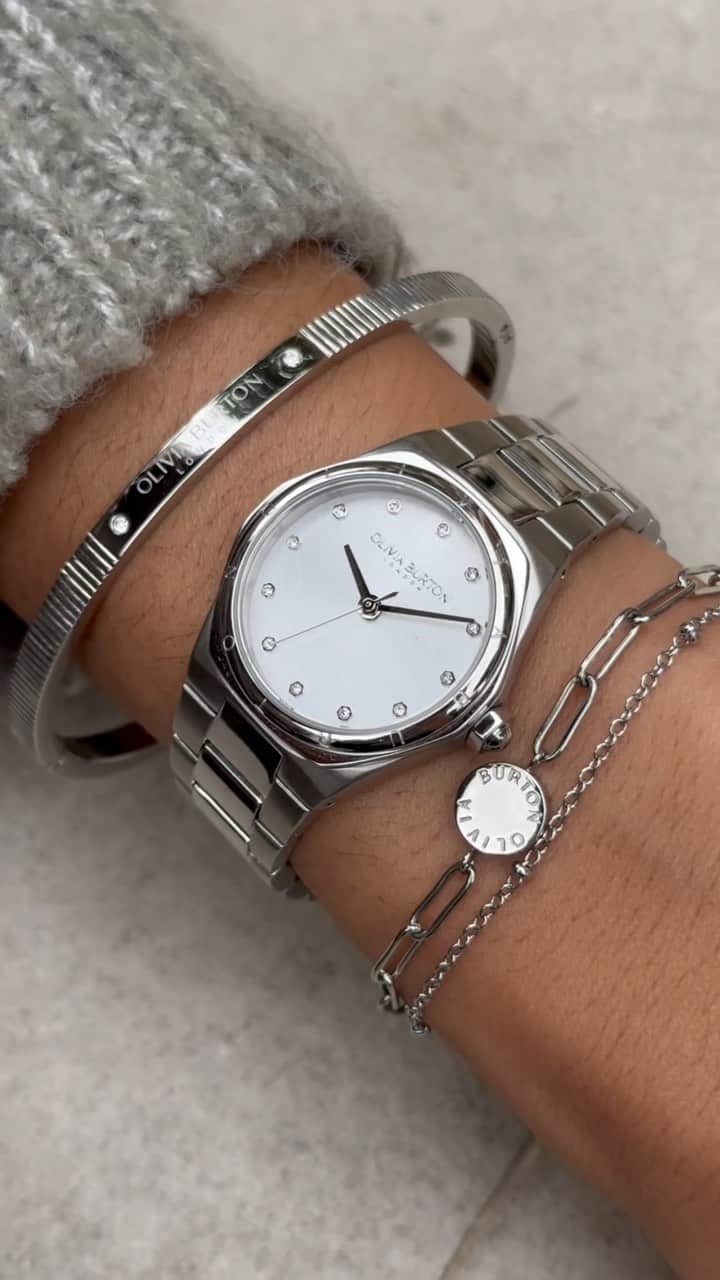 Olivia Burtonのインスタグラム：「It’s all about effortless layers this November. With our Silver staples, you can take your outfit from day to night.  Tap to shop or head to our Covent Garden store.  #OliviaBurtonLondon #WomensWatches #Jewellery」