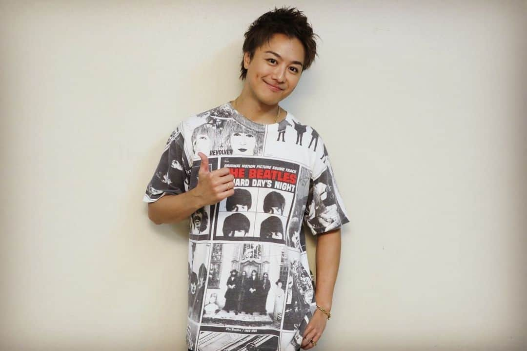 TAKAHIROのインスタグラム：「『EXILE TAKAHIRO 秋桜祭 LIVE 2023』 温もりのある良いLIVEになりました✨ 実行委員会の皆さんもお疲れ様でした👏 礼儀正しくて、一生懸命で、 少しでも力になれたのなら良かった…と感じつつ 逆にパワー貰いました。  未来は明るいなぁと、感銘を受けました。  どうか、いつまでもその笑顔を忘れず 社会に出ても、この“青春”を忘れないでください。  辛くなったら呼んでください。 歌を届けにどこだって行きます👍  大好きなバンドメンバーとも音が出せて、 実に最高な一日でした。  #急な #アンパンマンスピリット #ジャムおじ魂 #生まれたてのアンパンマンの可愛さ知ってますか」