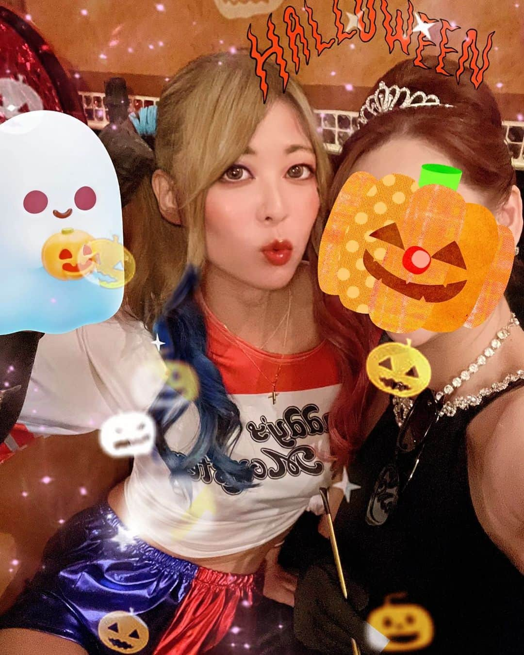 武田智恵のインスタグラム：「ハロウィンわず🎃 楽しかった♥️  相方はオードリーヘップバーン  茶碗で酒を飲む🥂  #HALLOWEEN #hurleyquinn #ハーレークイン #オードリーヘップバーン #AudreyHepburn #cosplay」