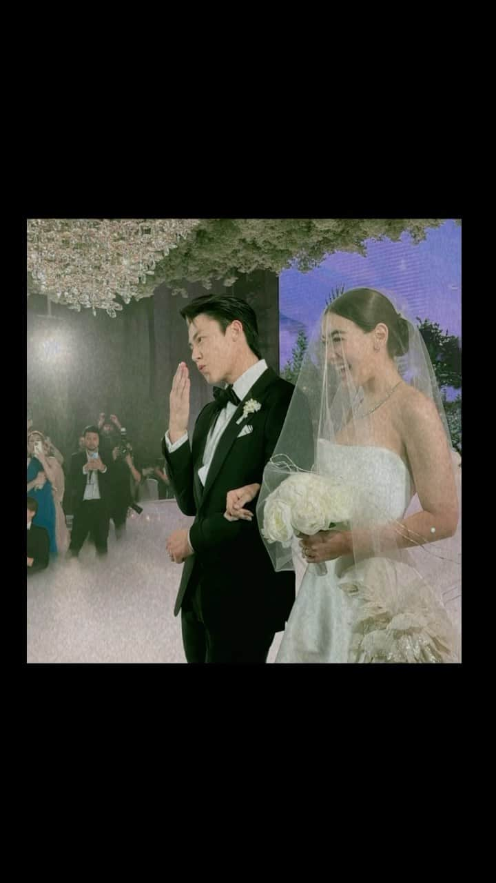 ウンセン・ウィリティパー・パックディープラソンのインスタグラム：「Congratulations my beloved bro and sis ♥️♥️♥️ #markkimthewedding」