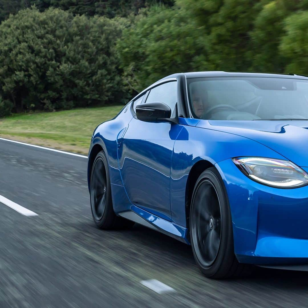 Nissanさんのインスタグラム写真 - (NissanInstagram)「The interior design of the Nissan Z wraps around the driver to create a true cockpit! This car can make any driver feel like a pro! 💪 ​  #Nissan #NissanZ #SportsCar #Cars #CarLover #Engine #Powerful」11月12日 23時30分 - nissan