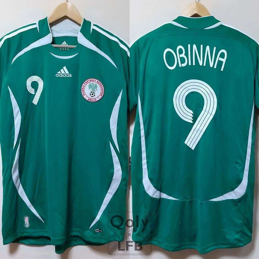 サッカーニュース：Qoly（コリー）のインスタグラム：「ナイジェリア代表 2006 adidas ホーム半袖 ユニフォーム #9 OBINNA ビクトル・オビンナ  #サッカーナイジェリア代表 の2006年モデルの #ホームユニフォーム で、ビクトル・オビンナのオフィシャルネームナンバーがプリント済み。  2005-06シーズンのキエーヴォ・ヴェローナや2006年 #アフリカネーションズカップ での活躍が記憶されている選手。  当時のナイジェリアのオフィシャルネームナンバーは比較的レアにつき、コレクションにおすすめの一品。  ▶ご購入は『Qoly×LFB vintage』からどうぞ！→ @qolylfb  #ナイジェリア代表 #ナイジェリア代表2006 #ホームキット #adidas #アフリカネーションズカップ2006  #ビクトルオビンナ #サッカー #football #soccer #ユニフォーム #サッカー好き #サッカーユニフォーム #ヴィンテージサッカーユニフォーム #サッカーファッション #スポーツファッション #新品デッドストック #サッカーショップ #サッカーユニフォームショップ #qoly_lfb_vintage」