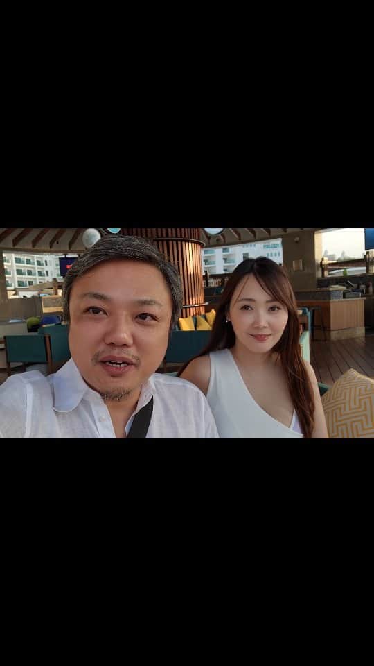 与沢翼のインスタグラム：「奥さんと仲良くしてると6歳の息子（麗）が突撃してくるんですよ🤭みんなでママの奪い合い。」
