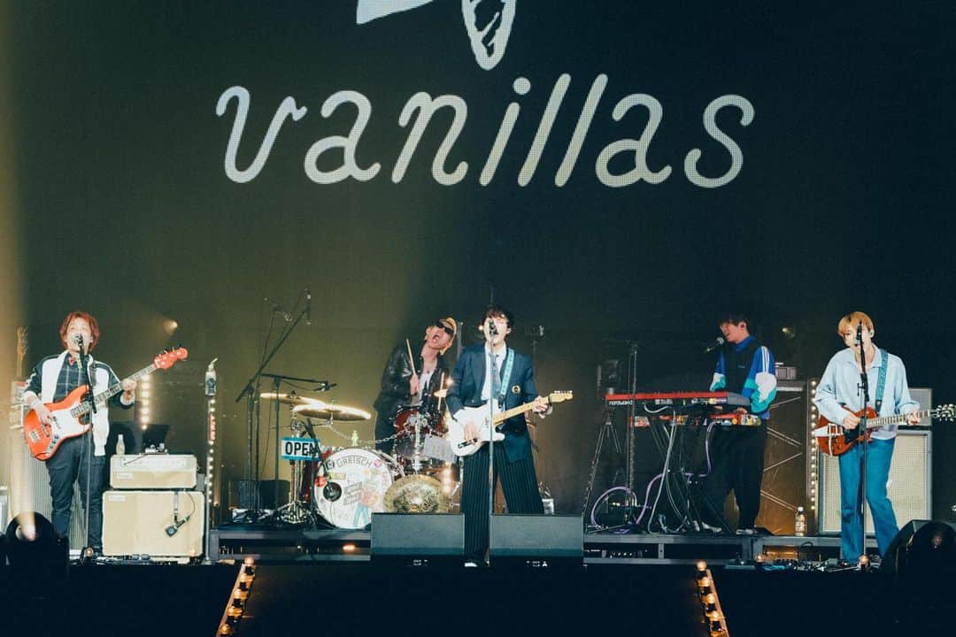 go!go!vanillasさんのインスタグラム写真 - (go!go!vanillasInstagram)「2023.11.12 ぴあアリーナMM  SHISHAMO 10th Anniversary Final Live「FINALE!!! -10YEARS THANK YOU-」後夜祭 ～あつまれ同騒会!!!～  w: KANA-BOON / キュウソネコカミ / SHISHAMO  僕らの青春！ 列伝同期4バンドが再集結！  最高に素敵なお祭りでした！ SHISHAMO 10周年おめでとうございます！！  photo by ①渡邉一生 @nabespg  ②③④ renzo masuda @renzo1101」11月12日 23時44分 - go_go_vanillas_official