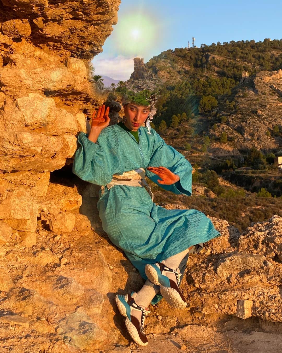 カンペールのインスタグラム：「Born in Murcia to a Moroccan family of Amazigh origins, @cuentosrosales fuses surrealism and outer space wearing Pelotas Mars.  #TheWalkingSociety #campershoes」