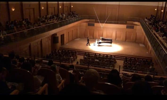 田中彩子のインスタグラム：「. Thank you for the Soldout Shirakawa Hall Concert. Can’t believe that such a wonderful hall will be gone. Someone buy it pls..  完売お礼満席の名古屋しらかわホールどうもありがとうございました！ 日本で最初のデビューツアーでこのしらかわホールで歌った日の事を今でもとても覚えています。しらかわプレミアタイムシリーズでは最多出演させて頂き、いつも暖かいたくさんの観客の方々やスタッフさんとのこのホールでの思い出がいっぱいです。 しらかわホールでの最後のコンサート、お越し頂きました皆さまどうもありがとうございました！！また来年場所が変わっても皆さまにお会いできますよう☺️ Piano @kawadakentaro さんの美しいピアノにもサポート頂きまだツアーは続きます。 次は大阪！  #田中彩子ソプラノリサイタル2023  #田中彩子リサイタルツアー2023」