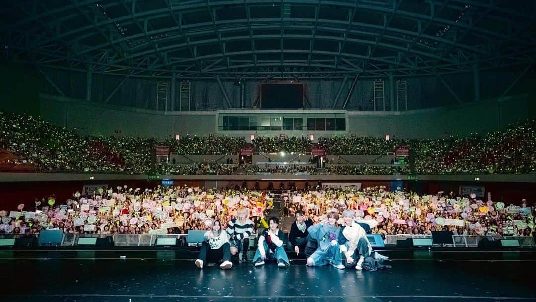 Way Vのインスタグラム：「2023 WayV SHOWCASE TOUR [On My Youth] in GUANGZHOU  #WayV_ShowcaseTour_OnMyYouth  #OnMyYouth #SHOWCASE #TOUR  #WayV_OnMyYouth #WayV #威神V  #GUANGZHOU #广州」