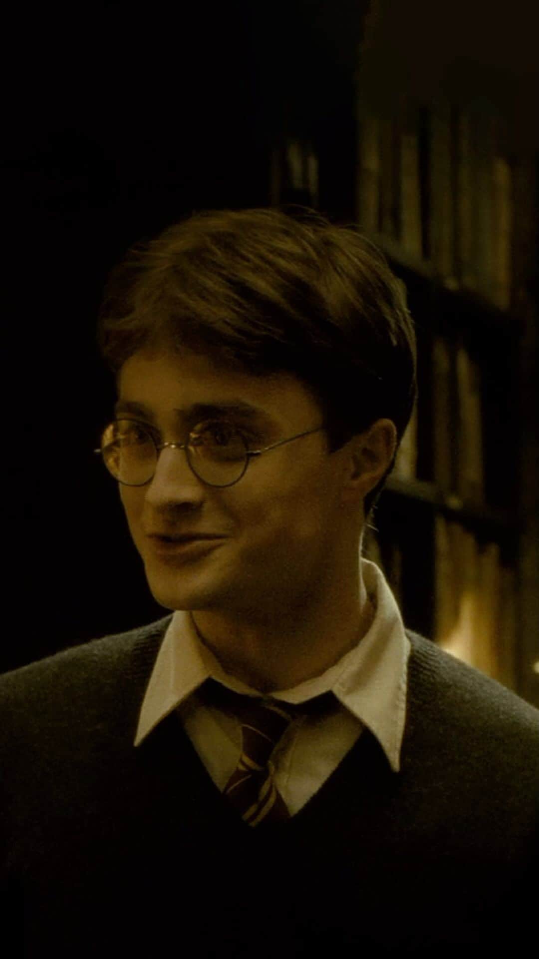 ハリー・ポッターのインスタグラム：「turns out that being voldemort’s number one enemy has its perks 🤷」