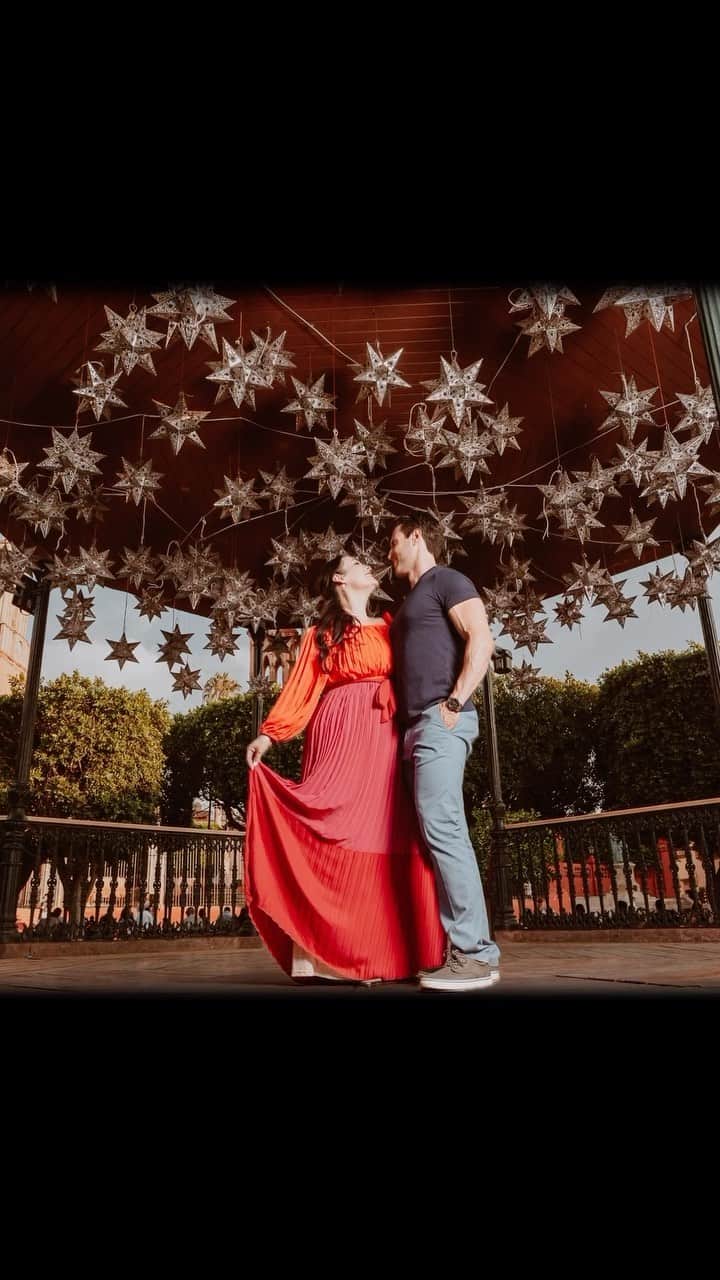 イングリッド・マイケルソンのインスタグラム：「I asked you all to send in your favorite holiday photos for my lyric video for my new song “This Christmas” and you made me full on SOB. Thank you.  I hope this can bring some small piece of peace.  Full video in link in bio.」